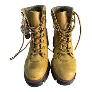 MIA Mustard Lace-Up Boots NWT (BROWNBOX#1)